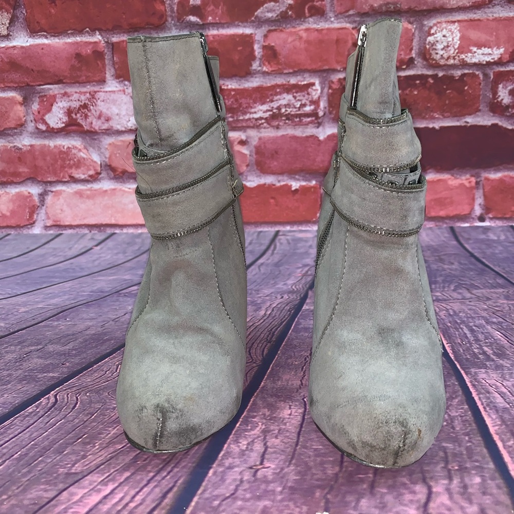 Sheikh Buckle Bootie